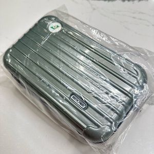 NWT Rear RIMOWA
Metallic green
Color Hard Case
